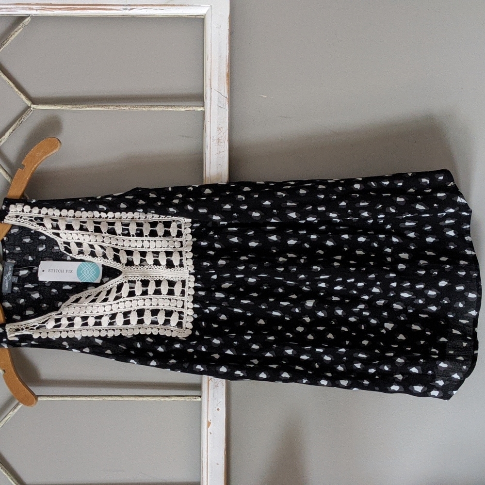 Market & Spruce Nova Crochet Lace Detail tunic top